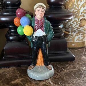 Vintage Royal Doulton "Balloon Boy" Figurine HN 2934 Limited 1983